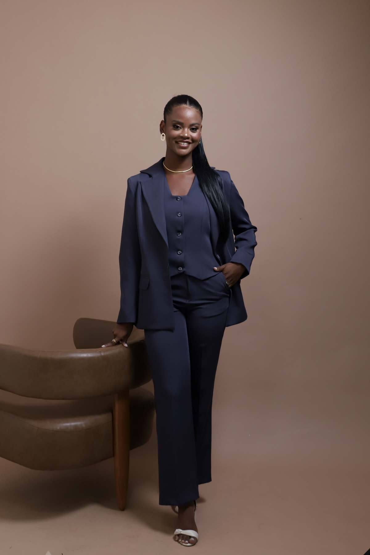 08 conjunto feminino de alfaiataria cinza escuro