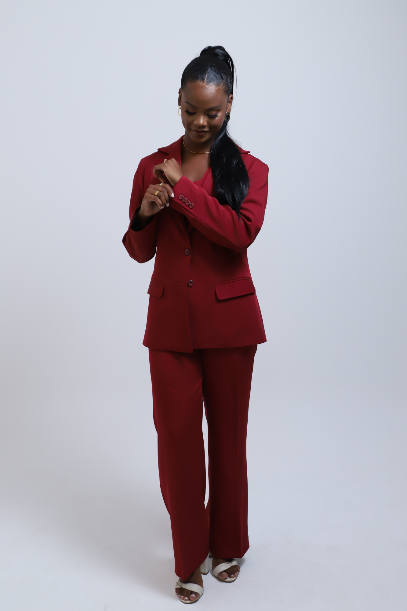 06 conjunto feminino de alfaiataria bordo