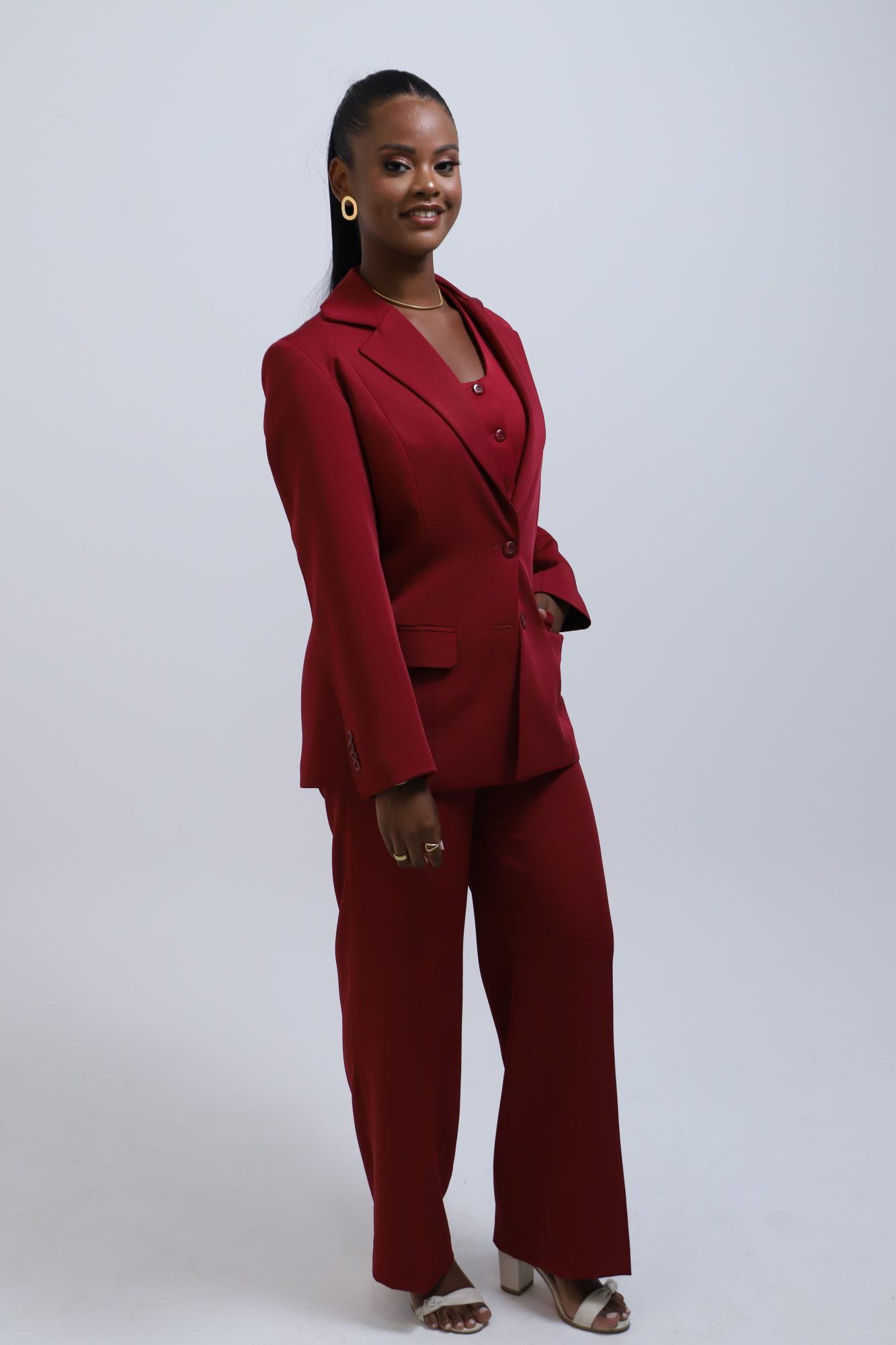 07 conjunto feminino de alfaiataria bordo