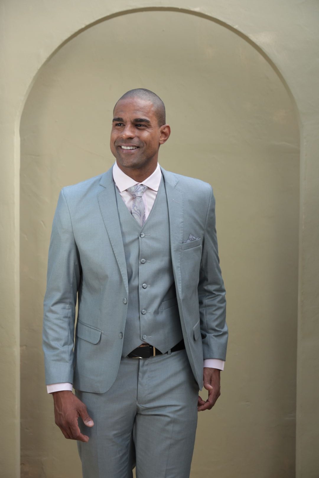 06 traje poliviscose cinza medio