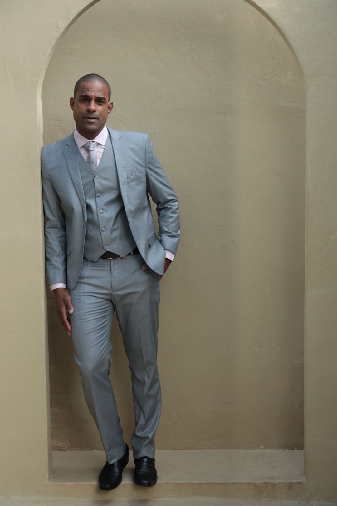 07 traje poliviscose cinza medio