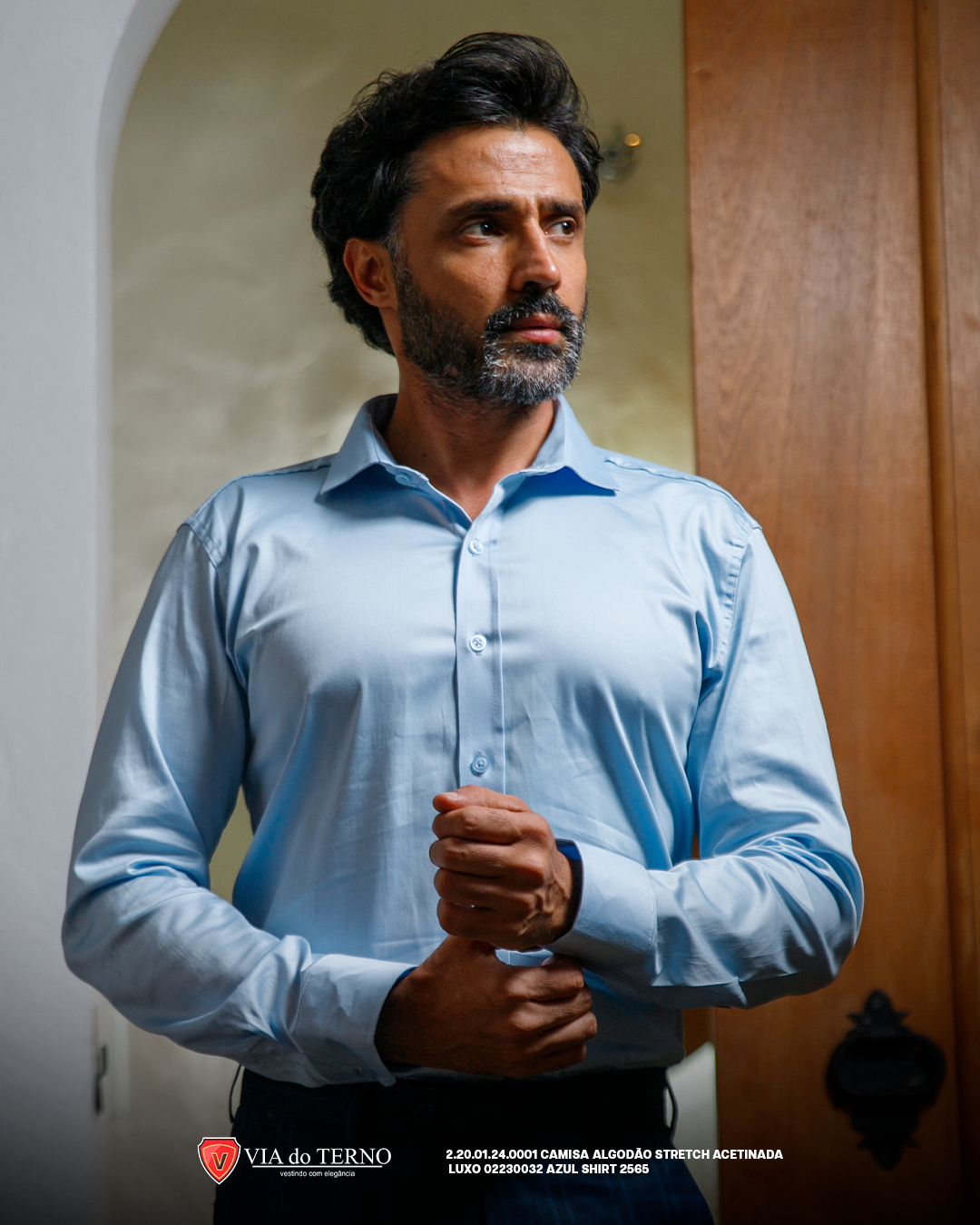 02 camisa social slim acetinada stretch luxo azul