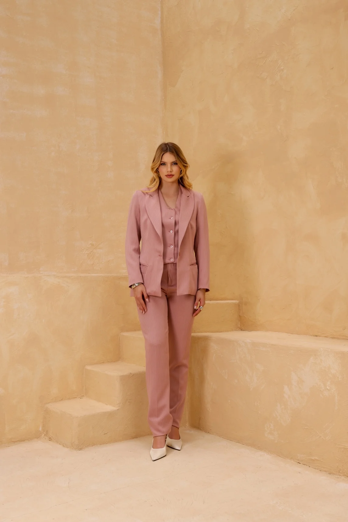 02 conjunto alfaiataria clarice risca de giz antique rose