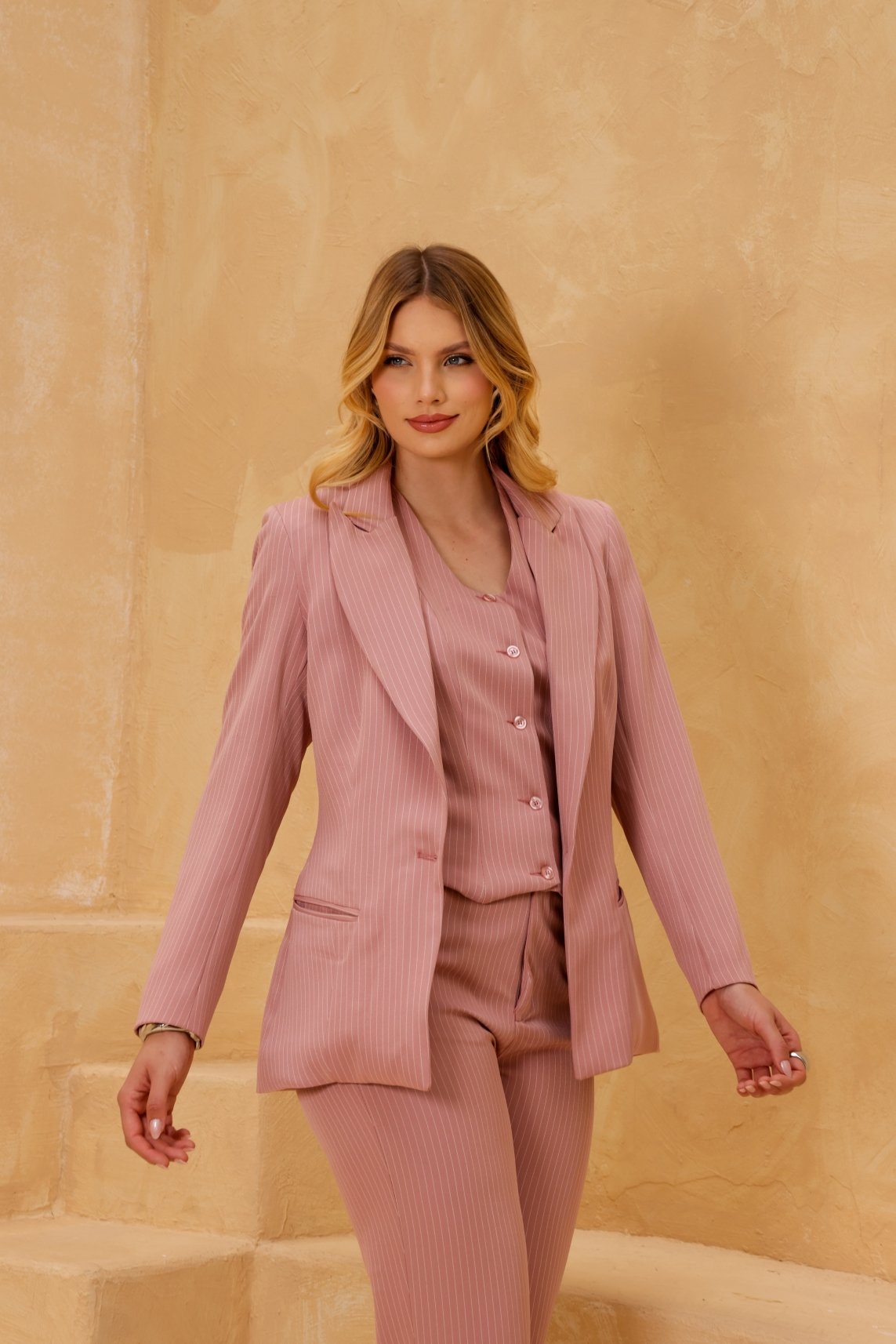 04 conjunto alfaiataria clarice risca de giz antique rose